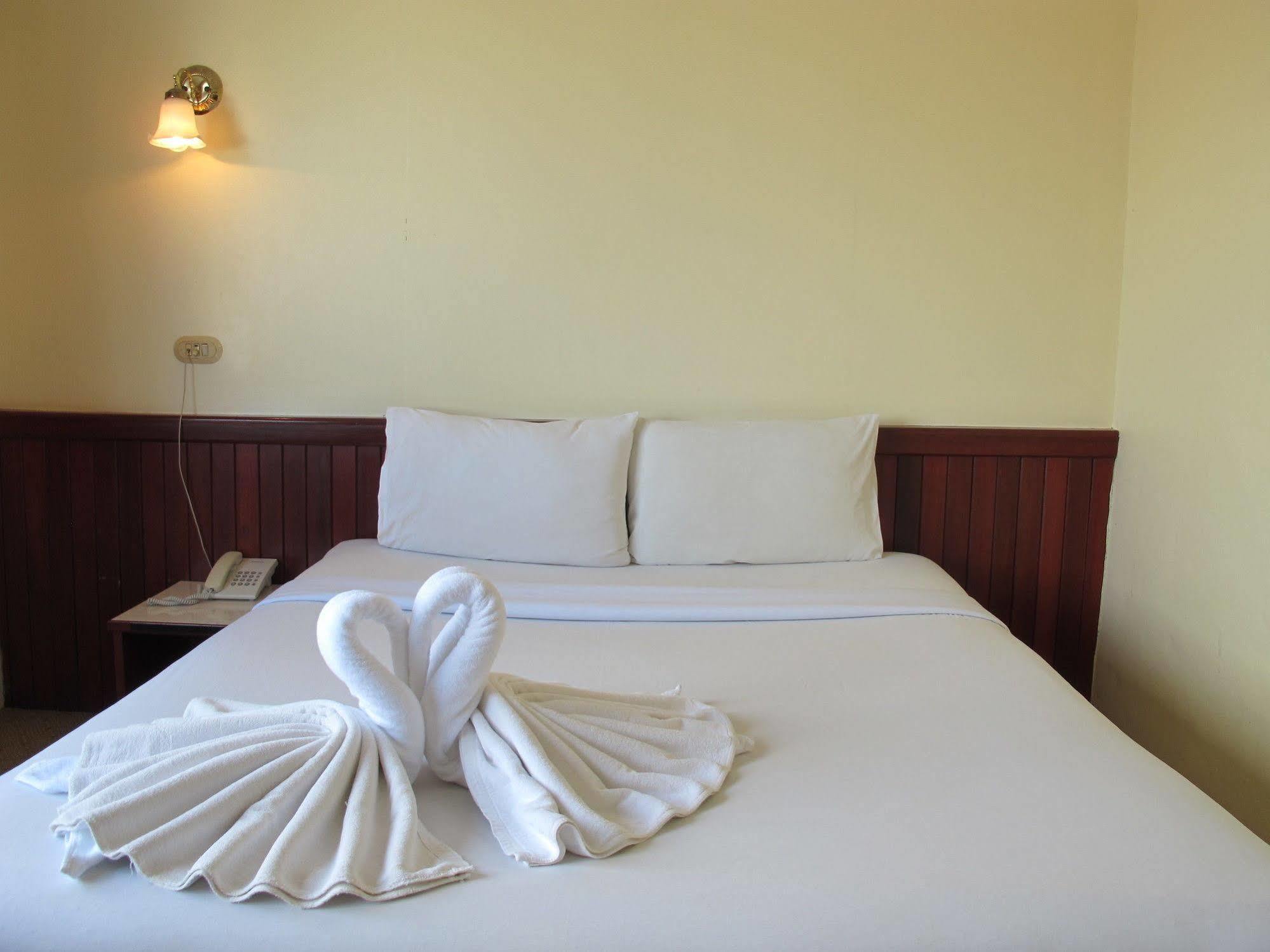 Chumphon Palace Hotel Zewnętrze zdjęcie